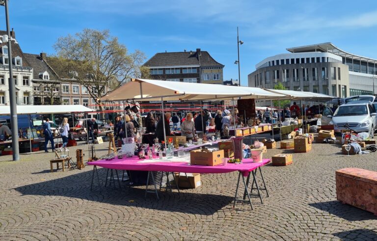 vogelbeurs v.v. Icarus — markt-eten in Vlaardingen